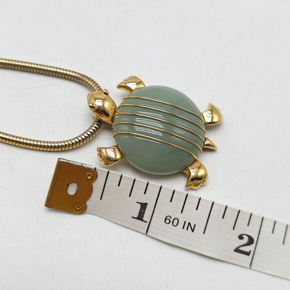 Trifari Vintage Gold Tone Turtle Pendant Necklace Jade Green Lucite - Picture 5 of 6